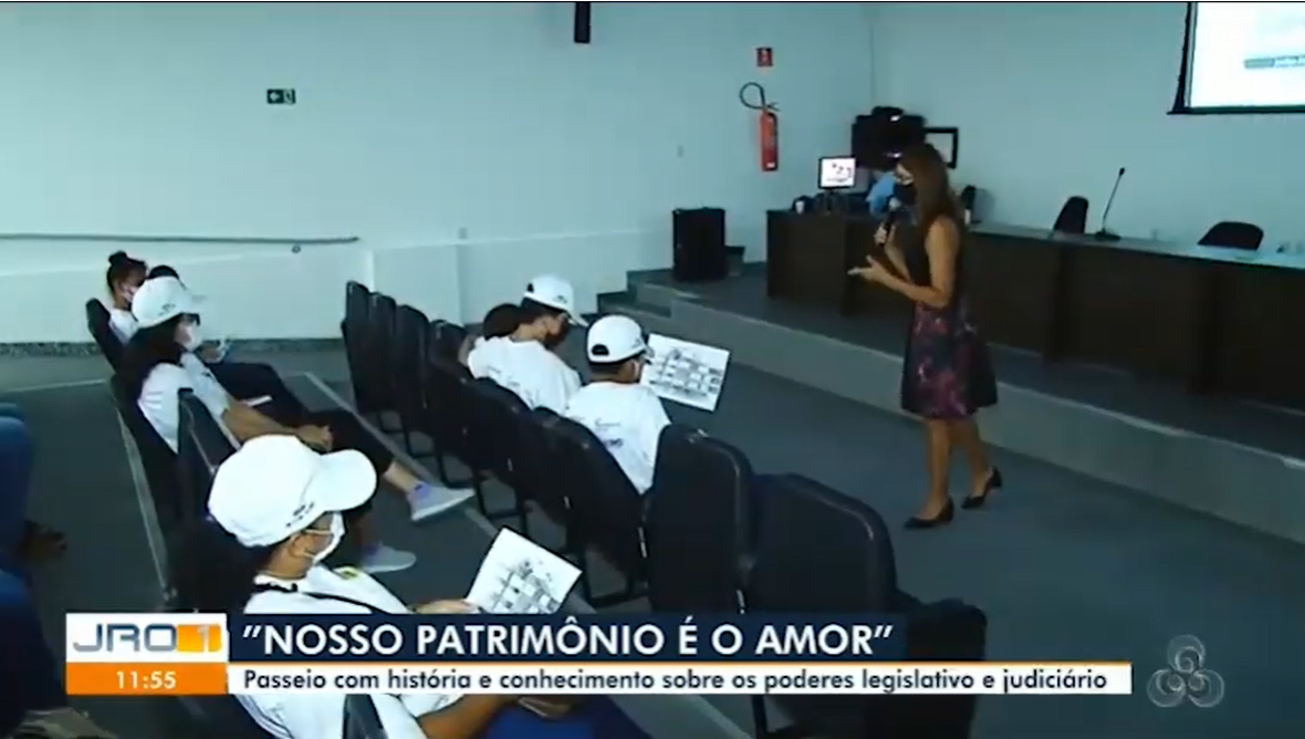 Leia mais sobre o artigo Ameron participa de projeto “Nosso Patrimônio é Nosso Amor” e guia visita ao Fórum da capital para adolescentes