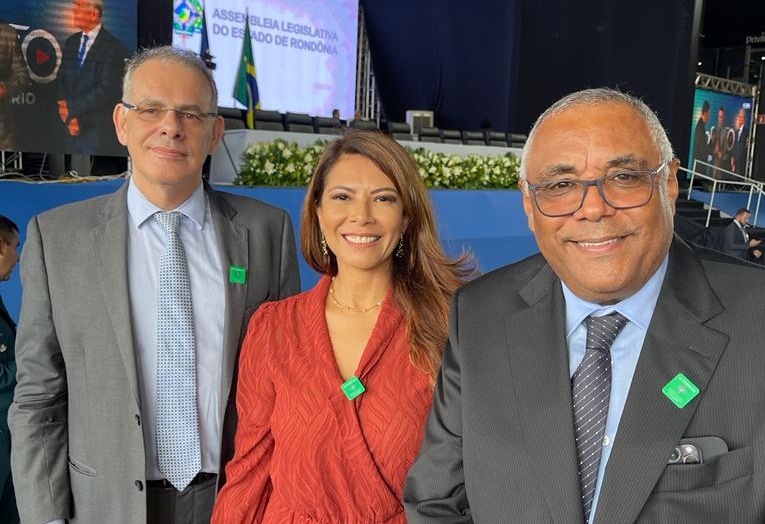 Leia mais sobre o artigo Ameron participa de cerimônia de posse dos deputados estaduais de Rondônia