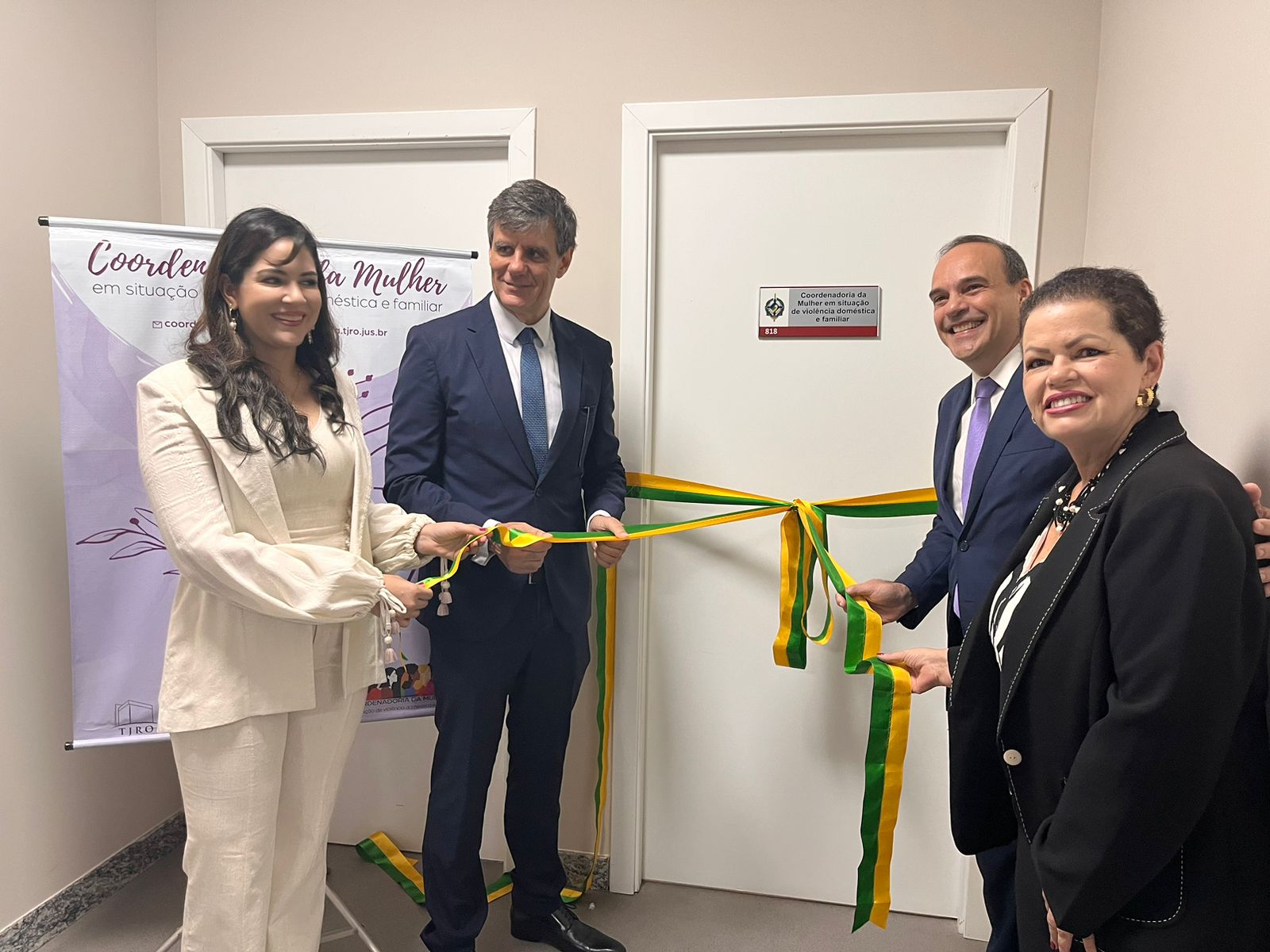 Leia mais sobre o artigo Ameron participa da inauguração do espaço da Coordenadoria da Mulher, no Fórum Geral