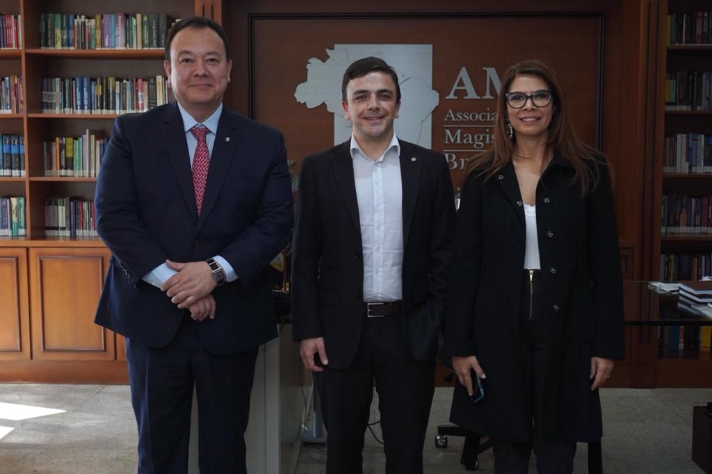 Leia mais sobre o artigo Presidente da Ameron participa de reunião com deputado federal na AMB, para discutir interesses da magistratura