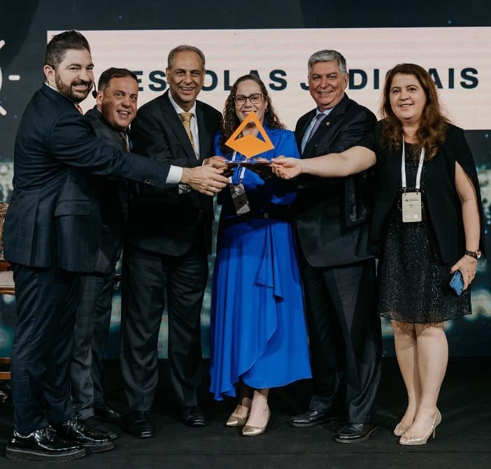 Leia mais sobre o artigo Emeron se destaca no 4º Prêmio de Inovação do Judiciário Exponencial em Brasília