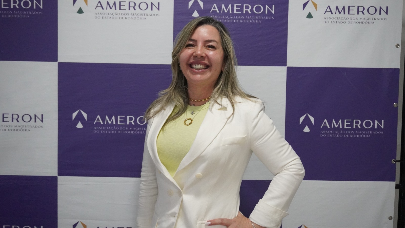 Leia mais sobre o artigo Fabíola Cristina Inocêncio é eleita presidente da Ameron para o biênio 2025-2026