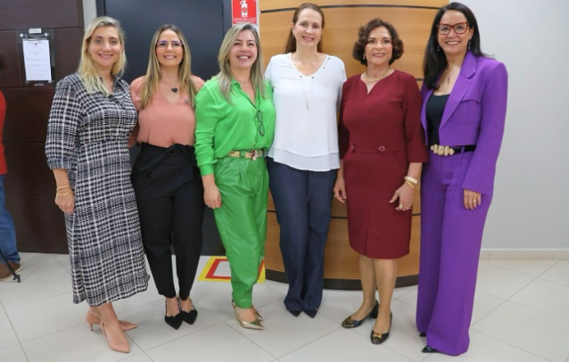 Leia mais sobre o artigo Presidente da Ameron prestigia inauguração da Galeria Histórica em homenagem às primeiras mulheres de Rondônia