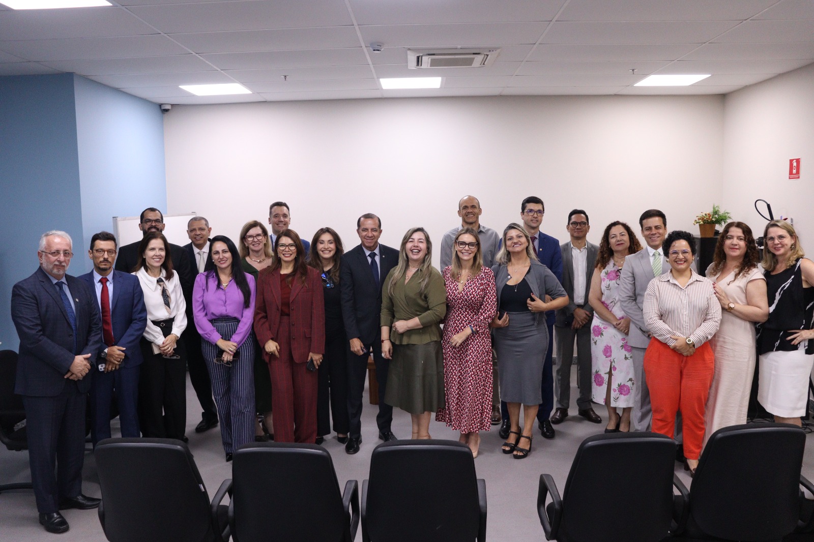 Leia mais sobre o artigo Encontros fortalecem diálogo da magistratura rondoniense com candidatos à nova diretoria da AMB