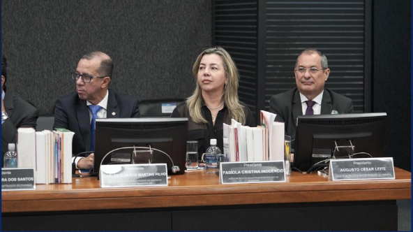 Leia mais sobre o artigo Presidente da Ameron participa de reunião com ministro Edson Fachin sobre valorização da magistratura